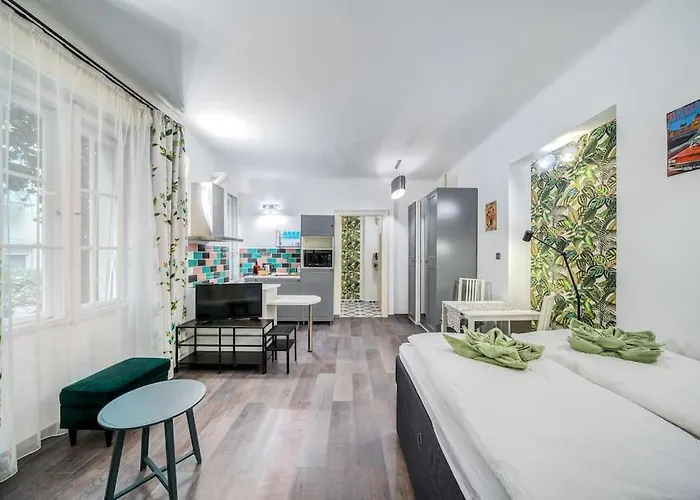 Danube Bank Hideaway *