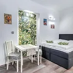 Danube Bank Hideaway דירה *